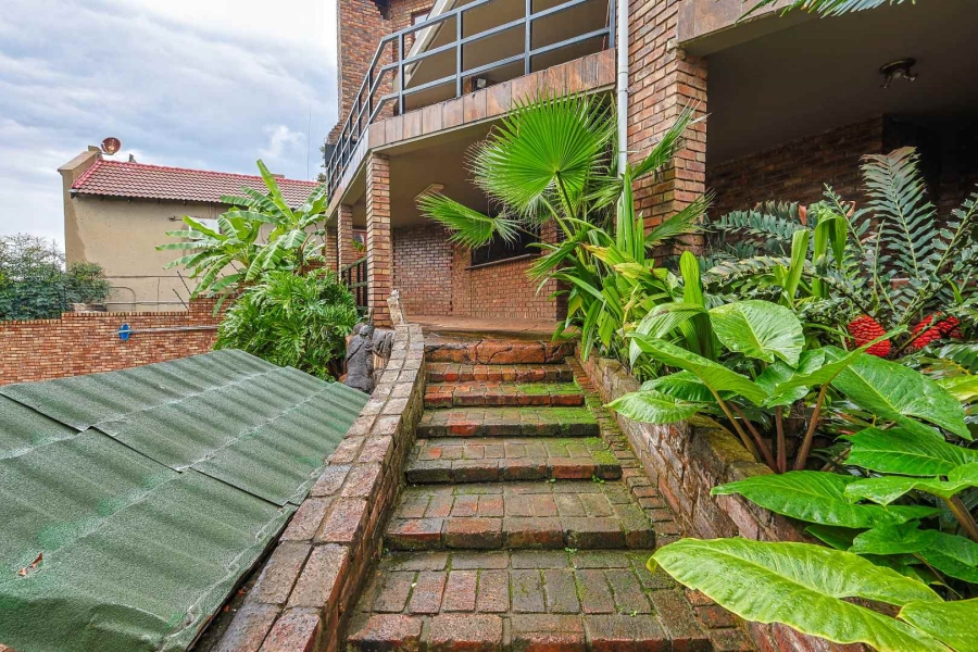 4 Bedroom Property for Sale in Hartbeespoort North West